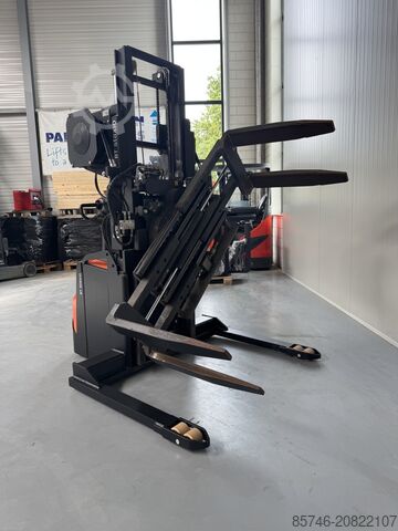 SWE 140 S - sa MENJAČEM PALETA!! TOYOTA SWE 140 S - with PALLETCHANGER !!