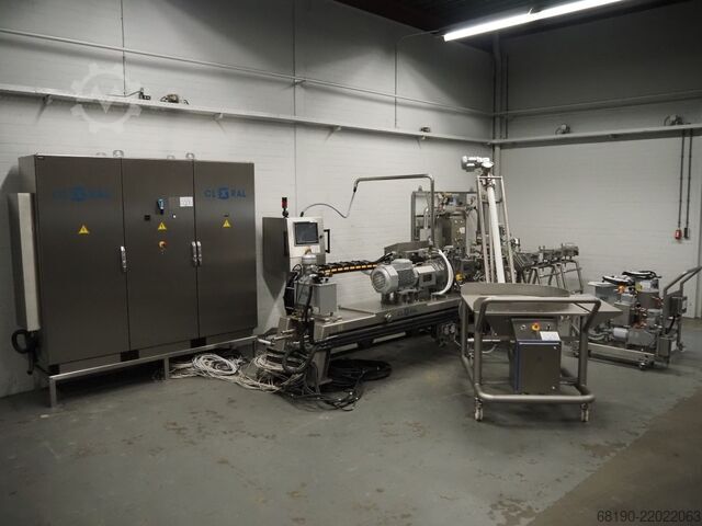 Dvojšnekový extrudér Clextral Evolum EV032 M