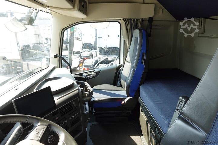 หัวลากมาตรฐาน VOLVO FH 500 Globetrotter XL Varios