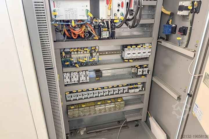 通用加工中心 2 x DMC 63V