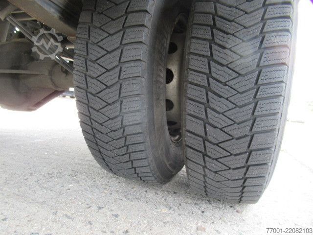 Box van IVECO 70C18HA8 / Hi-Matic / Klima / Tempomat