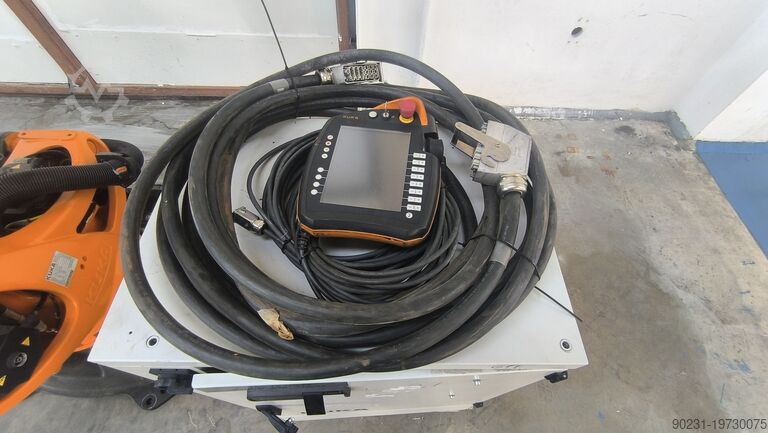 Индустриален робот KUKA KRC4 KR 180 R2900 PRIME TESTED PAINTED