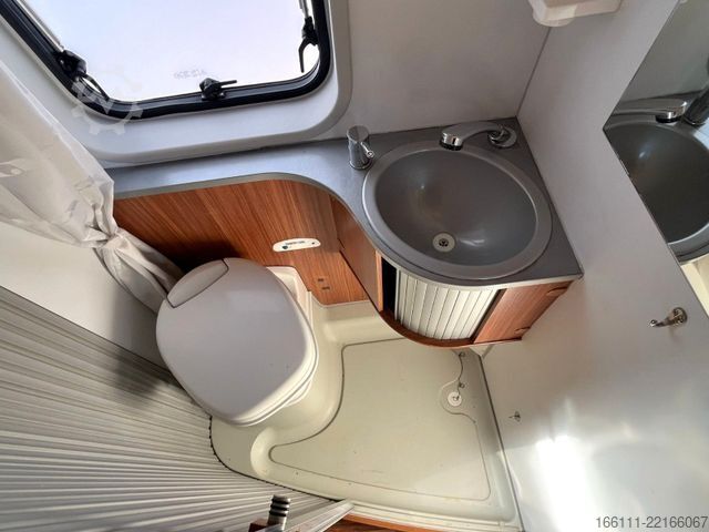 Τροχόσπιτο αυτοκινούμενο ADRIA Twin 600 SP - Festbett - Klima - Solar - Markise