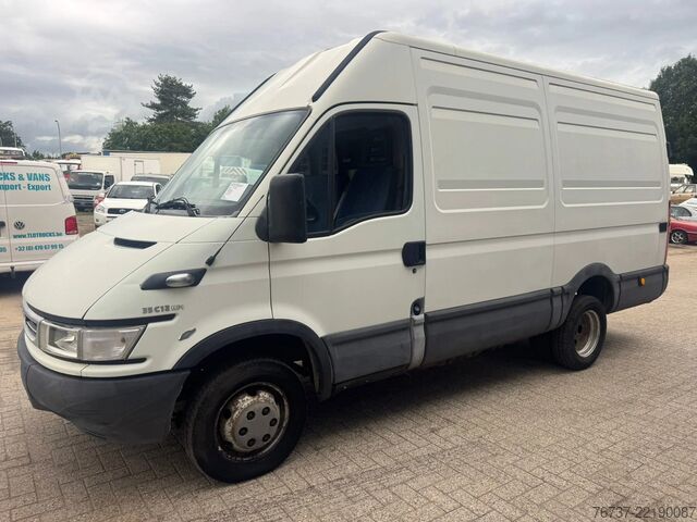 รถตู้ตู้ทึบ Iveco Daily **35C12-2300CC**