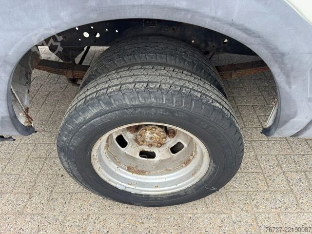 รถตู้ตู้ทึบ Iveco Daily **35C12-2300CC**