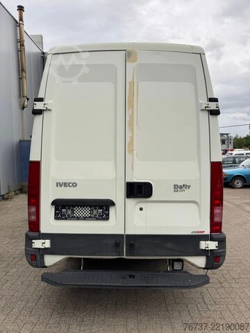 รถตู้ตู้ทึบ Iveco Daily **35C12-2300CC**