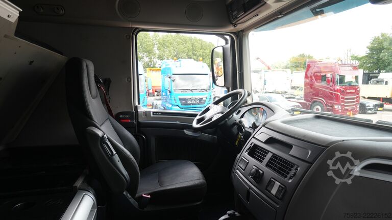 Štandard-SZM DAF XF 480 6x2 SSC tractor unit