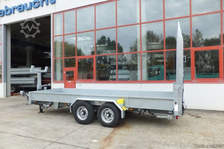 Нископроходен ремарке Möslein TT 11-E6x2  Tieflader für Fräsen breiten Rampen, Neu