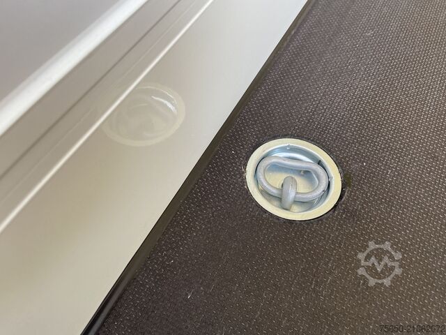 Каросерийно ремарке Möslein TK0105D-L Weiß  Tandem Koffer, Ladebordwand 1,5 t + DurchladbarNeufahrzeug --