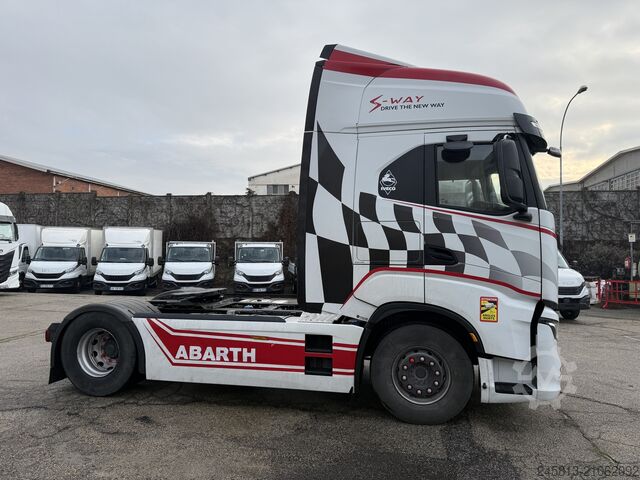 стандартен влекач Iveco SWAY 510