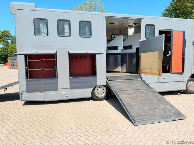 Camion pour bétail MERCEDES-BENZ ATEGO 1218  5  Pferde  Wohnung Dusche