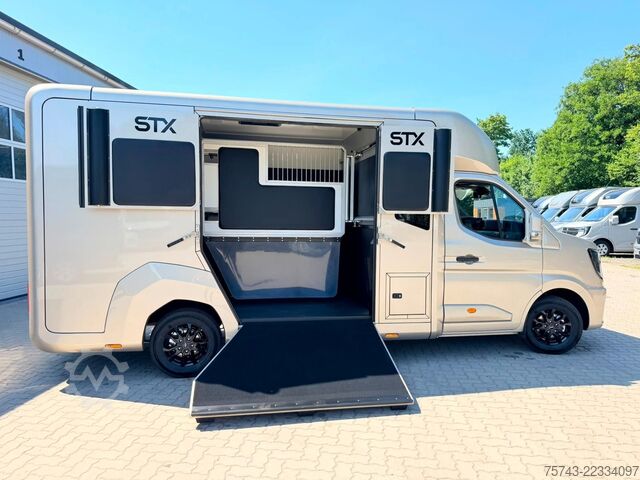 Transporteur de bétail RENAULT Master STX 5 Sitzer Haras ex. Lang Automatik
