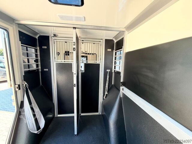 Transporteur de bétail RENAULT Master STX 5 Sitzer Haras ex. Lang Automatik