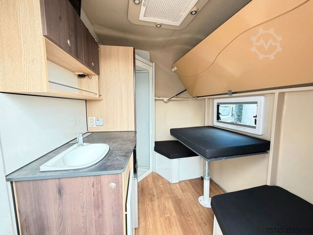 Remorque de transport de chevaux  ANKA  3 Pferd3,5t  Pferdeanh. Wohn. Dusche
