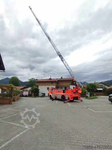 Brandbil Iveco 140-25 A DLK 23/12 Drehleiter Magirus