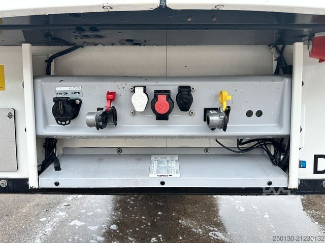 Reefer semitrailer SCHMITZ CARGOBULL SCB Tiefkoffer mit Rohrbahnen & Paletten Kiste