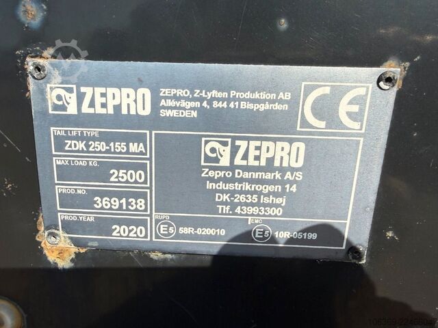 LKW mit Kofferaufbau MERCEDES-BENZ Actros 1832 4x2 Sideopening 8,0 m Alubox