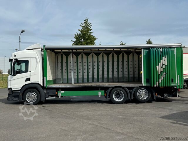 Truk minuman SCANIA P 320 / LBW / 2 x AHK / LENKACHSE / 18 PAL