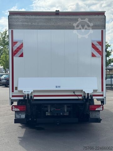 Truk minuman SCANIA P 320 / LBW / 2 x AHK / LENKACHSE / 18 PAL
