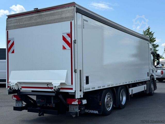 Truk minuman SCANIA P 320 / LBW / 2 x AHK / LENKACHSE / 18 PAL