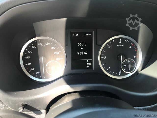 Van diperibadikan Mercedes-Benz Vito 116 cdi Compact 4x4 tourer select auto my20