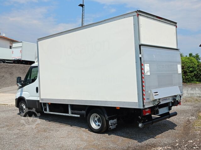 Kastenwagen mit Hebebühne Iveco Daily 35 160