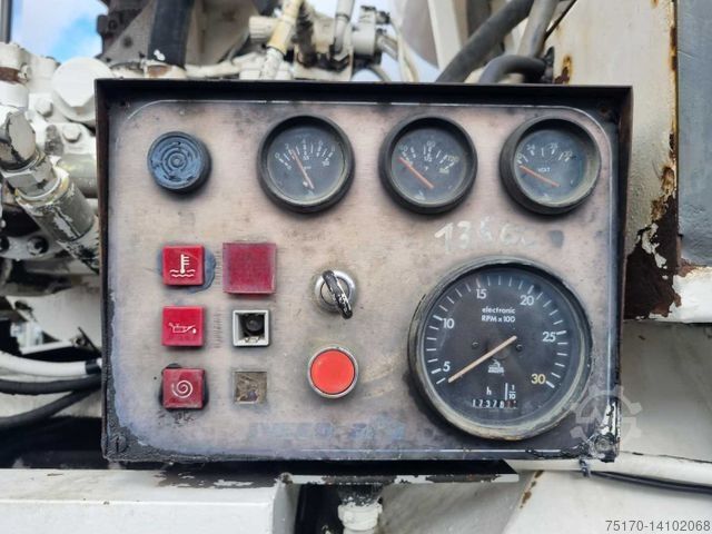Semiremorcă  KWB P-382-STI Betonmischer Motor SAF-Achsen Lift