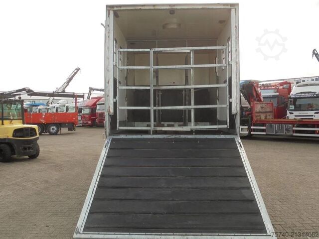 Транспорт на коне Volvo FM 9.310 + Euro 5 + Manual + Horse transport