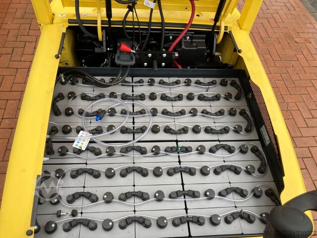 Electric 4-wheel forklift Hyster J 3.0 XN