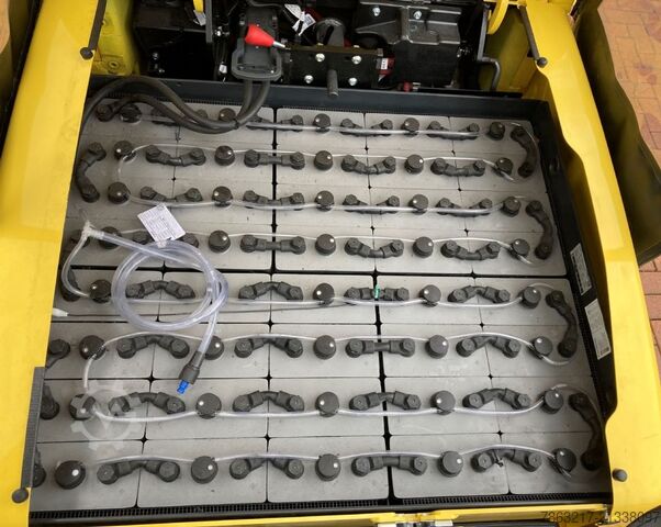 Electric 4-wheel forklift Hyster J 3.0 XN