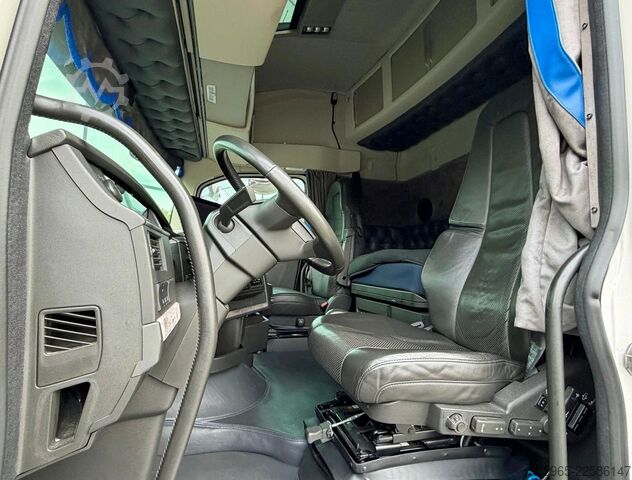 Standard tractor unit VOLVO FH 13.500 GLOBETROTTER ONLY 312.000 KM DYNAMIC S