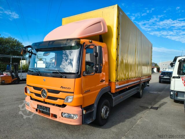 Camión plataforma con toldo MERCEDES-BENZ Atego 1224 Pritsche/Plane, BL, LBW BÄR 1500 kg,