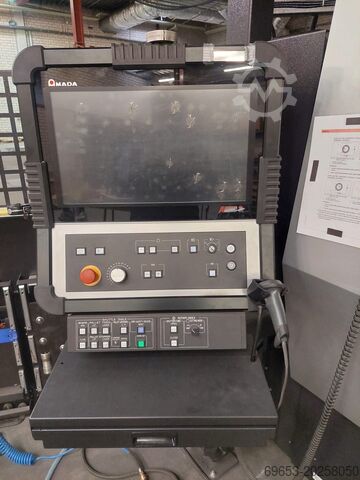 Lézervágó gép Amada ENSIS-3015RI