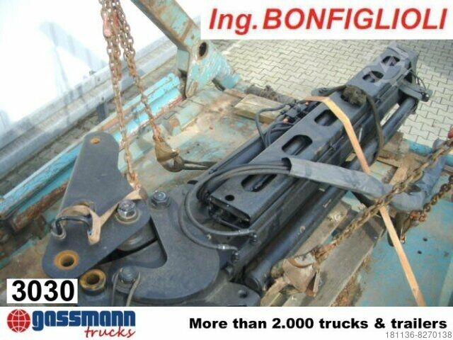 Lastbilmonteret kran ING. BONFIGLIOLI Jip für Kran