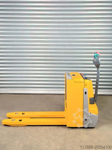Carretilla elevadora baja peatonal Jungheinrich EJE C20 - Service Neu - nur 757 Std. -Batterie 92%