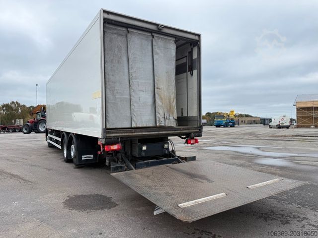 משאית קירור VOLVO FE320 6x2*4 TK T1200-R Spectrum 9,80 m. koffer