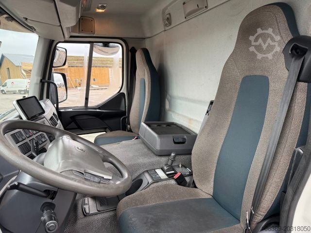 משאית קירור VOLVO FE320 6x2*4 TK T1200-R Spectrum 9,80 m. koffer