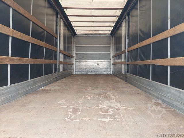 Kamion sa ravnom platformom i ceradom DAF FA LF 45.220 G12 4x2