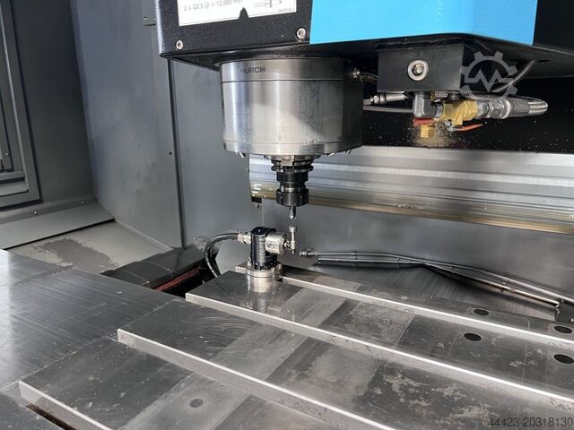 Machining centar sa 3 ose Hurco VMX 64i