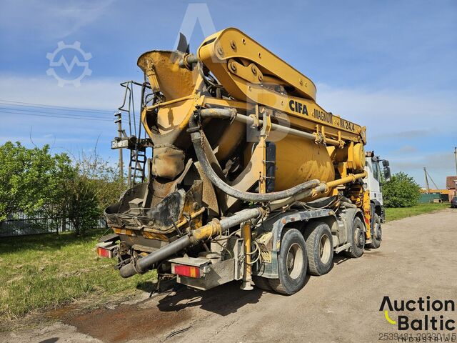 مضخة الخرسانة IVECO Magirus