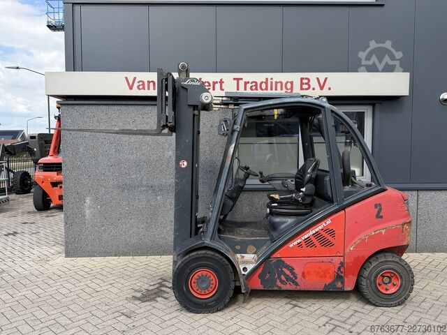 Linde H30D-01 тристепенен мачт 530 / странично преместване / 4-та функция / 2010 / 12 900 часа / ДИЗ LINDE H30D-01 triplo530 / sideshift / 4e functie / 2010 / 12.900uur / DIESEL