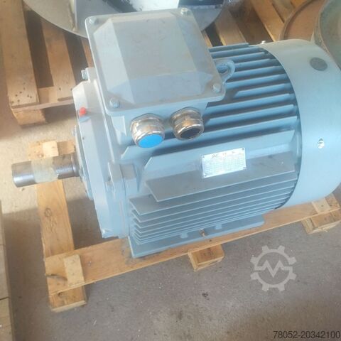 Motor elétrico e variador ABB SNE FRANCE + ABB 