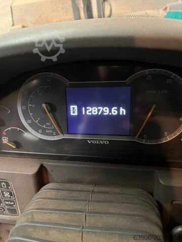 Riteņu iekrāvējs Volvo L 70