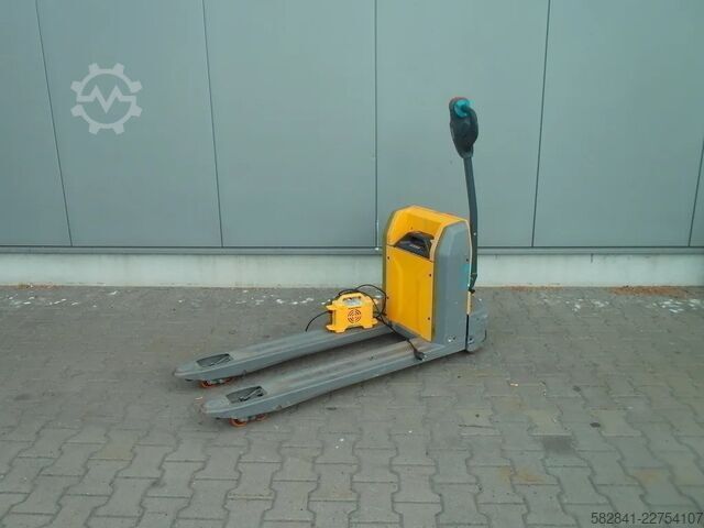 מלגזה חשמלית להעמסה נמוכה JUNGHEINRICH AME 15