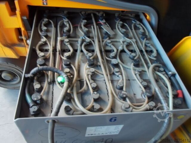 ইলেকট্রিক ৪-চাকার ফর্কলিফ্ট JUNGHEINRICH EFG 320