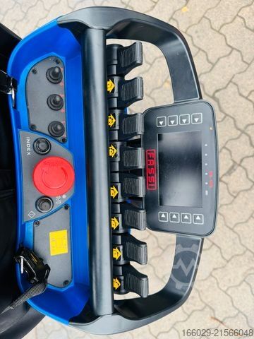 کامیون با کاربری خاص VOLVO FH 500 8x4 Kran F705 R.2.7 L436 V20 NEUES MODELL