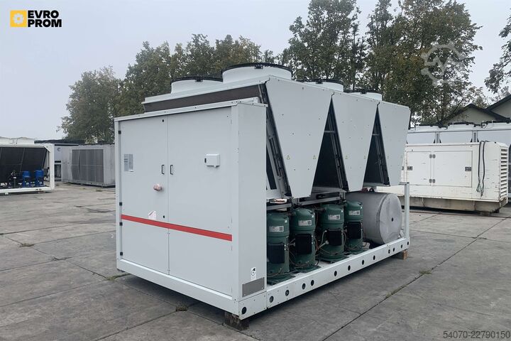 Enfriadora Used Industrial Chiller CLIMAVENETA - 398.9 kW | With warranty