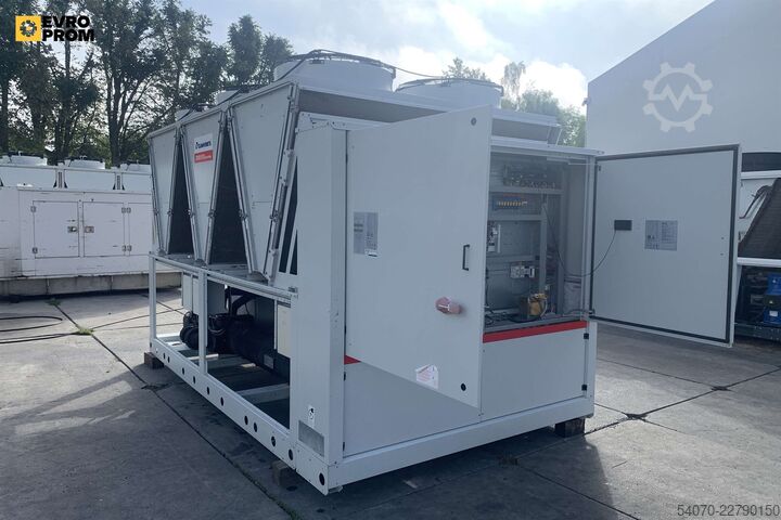 Enfriadora Used Industrial Chiller CLIMAVENETA - 398.9 kW | With warranty