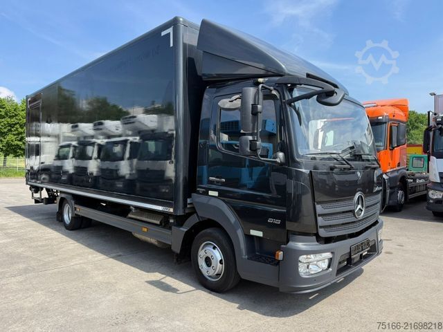 Furgon i mbyllur MERCEDES-BENZ ATEGO 818 L Koffer 7,20 m LBW 1 T*SEITENTÜR