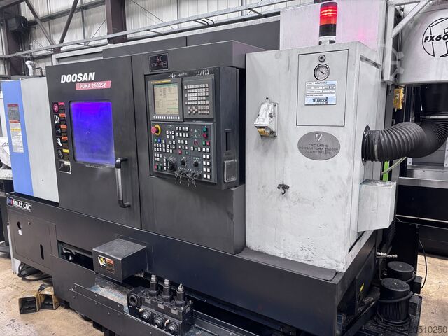 सीएनसी टर्निंग और मिलिंग सेंटर DOOSAN Puma 2600SY